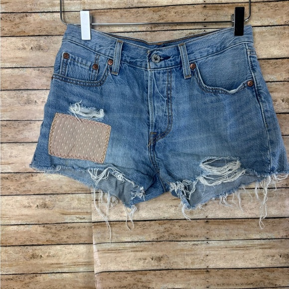 Levi’s 501 Distressed Blue Denim Shorts sz 23 - Picture 1 of 4